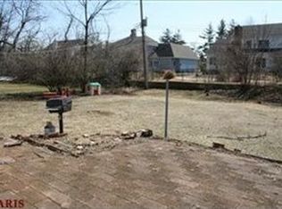 12434 Ridgefield Dr, Saint Louis, MO 63131