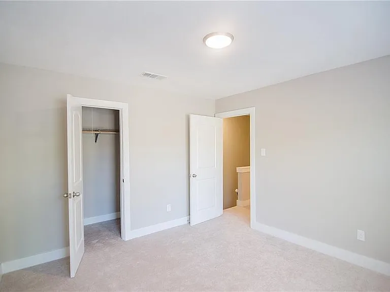11901 Alpheus Ave #B — Photo 15