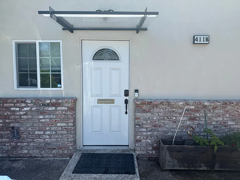 411 Helen Dr — Photo 1