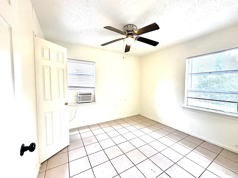 265 Fannin St — Photo 8