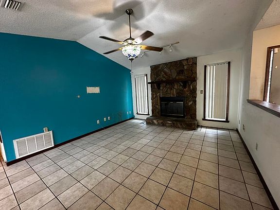 2nd image of 310 Springwood Cir