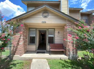 10631 Starcrest Dr, San Antonio, TX 78217