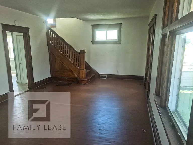 1701 Huron Ave — Photo 4