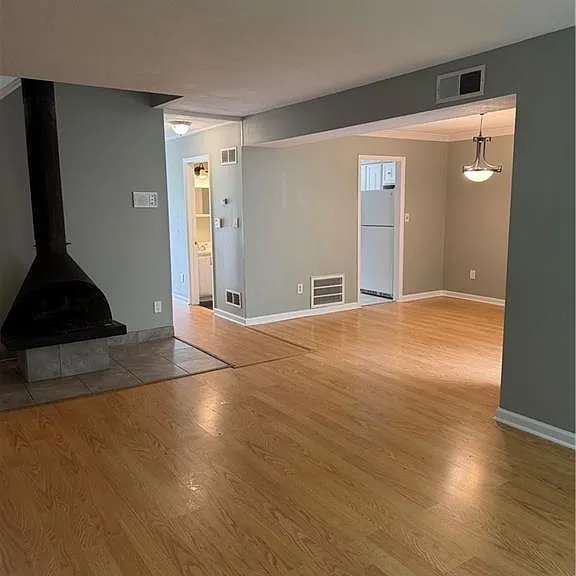 2638 Briarwood Dr SE — Photo 7