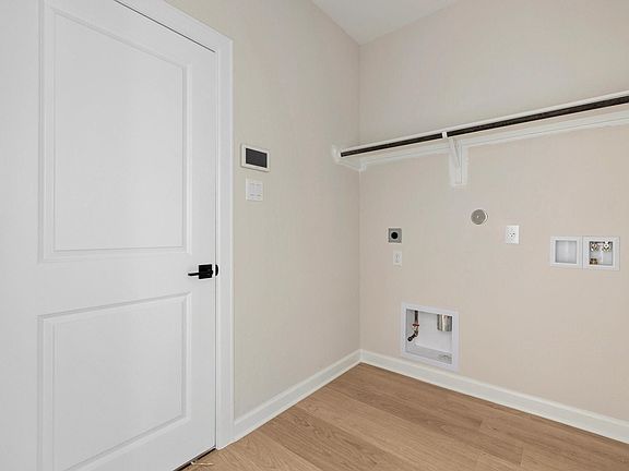 3rd image of 3026 Banyan Dr