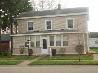 404 N 3rd St, Bellevue, IA 52031