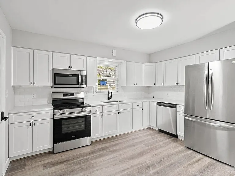 6730 Evelyn St — Photo 1