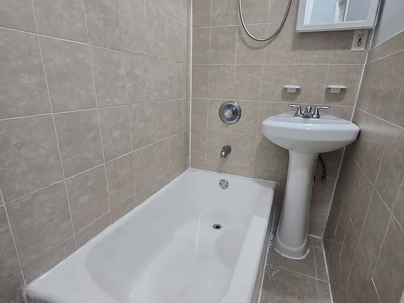 3rd image of 185 Avenue E #5A