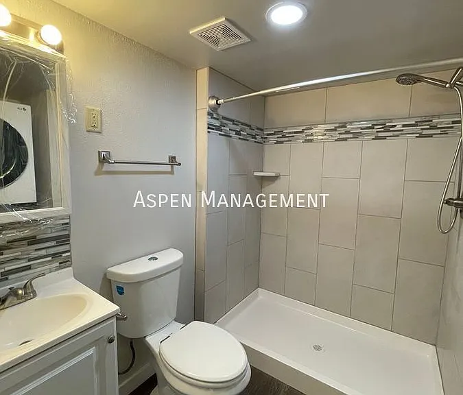 377 Monarch St — Photo 15