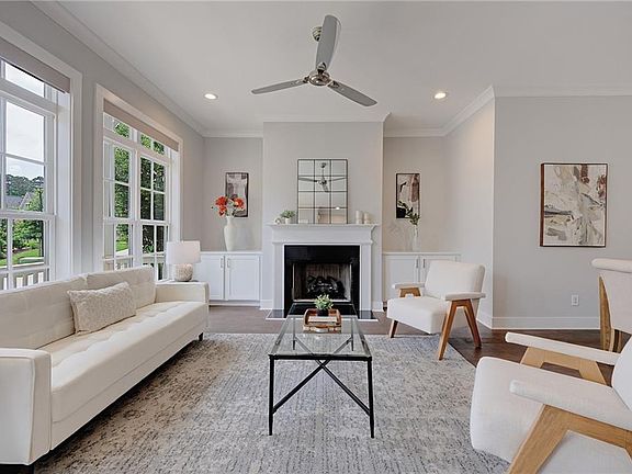 4th image of 2075 Parkside Ln #8