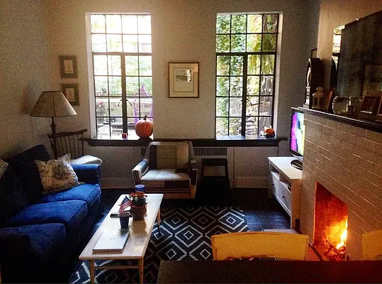 Rented by Weinstein Realty Group | media 14