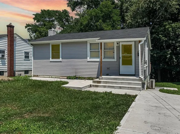 1227 McCabe Ave, Coraopolis, PA 15108