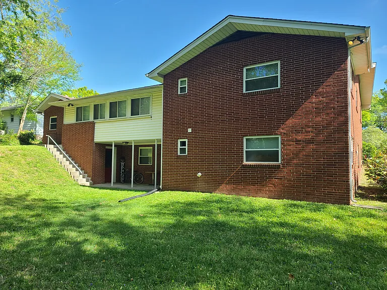 2415 Fairmont Blvd #A — Photo 6