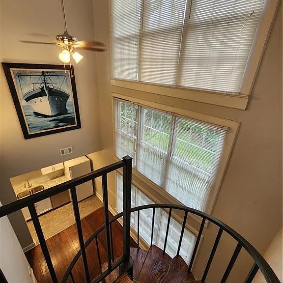 110 S Dearborn St #3 — Photo 34