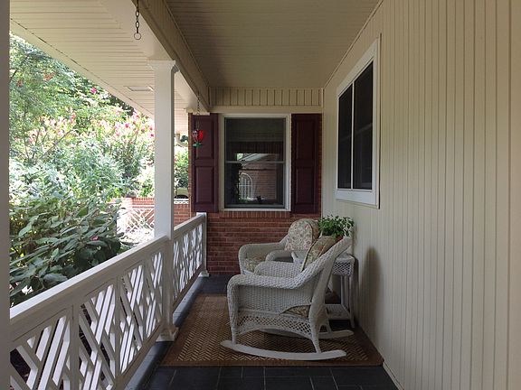 2nd image of 115 Armstrong Cir