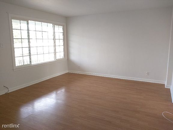 5th image of 439 N Claremont St APT 3