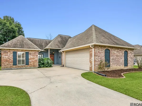 9042 Willow Point Dr, Denham Springs, LA 70726