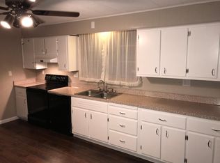 15 Maple St, Ellsworth, PA 15331