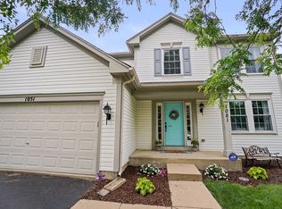 1051 Spinnaker St, Elgin, IL 60123