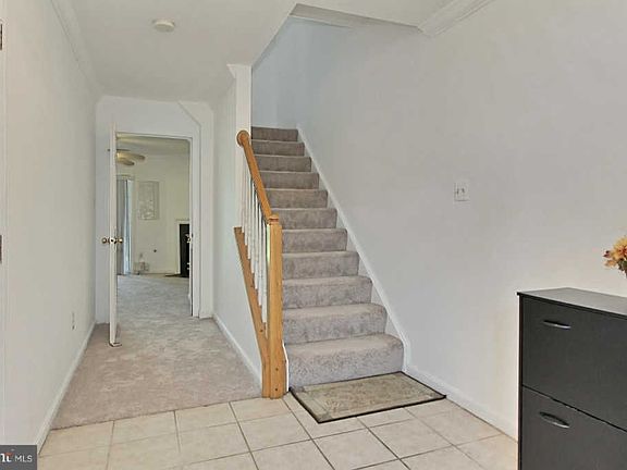 3rd image of 5966 Manorwood Dr