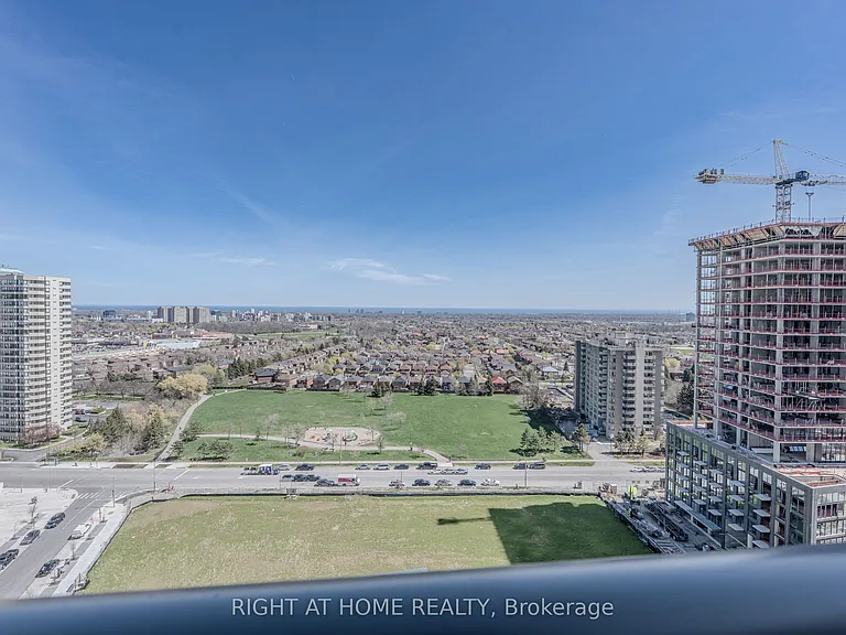 448 Burnhamthorpe Rd W — Photo 19