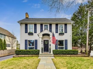 49 S June Ter, Lake Forest, IL 60045