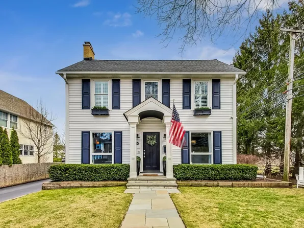 49 S June Ter, Lake Forest, IL 60045