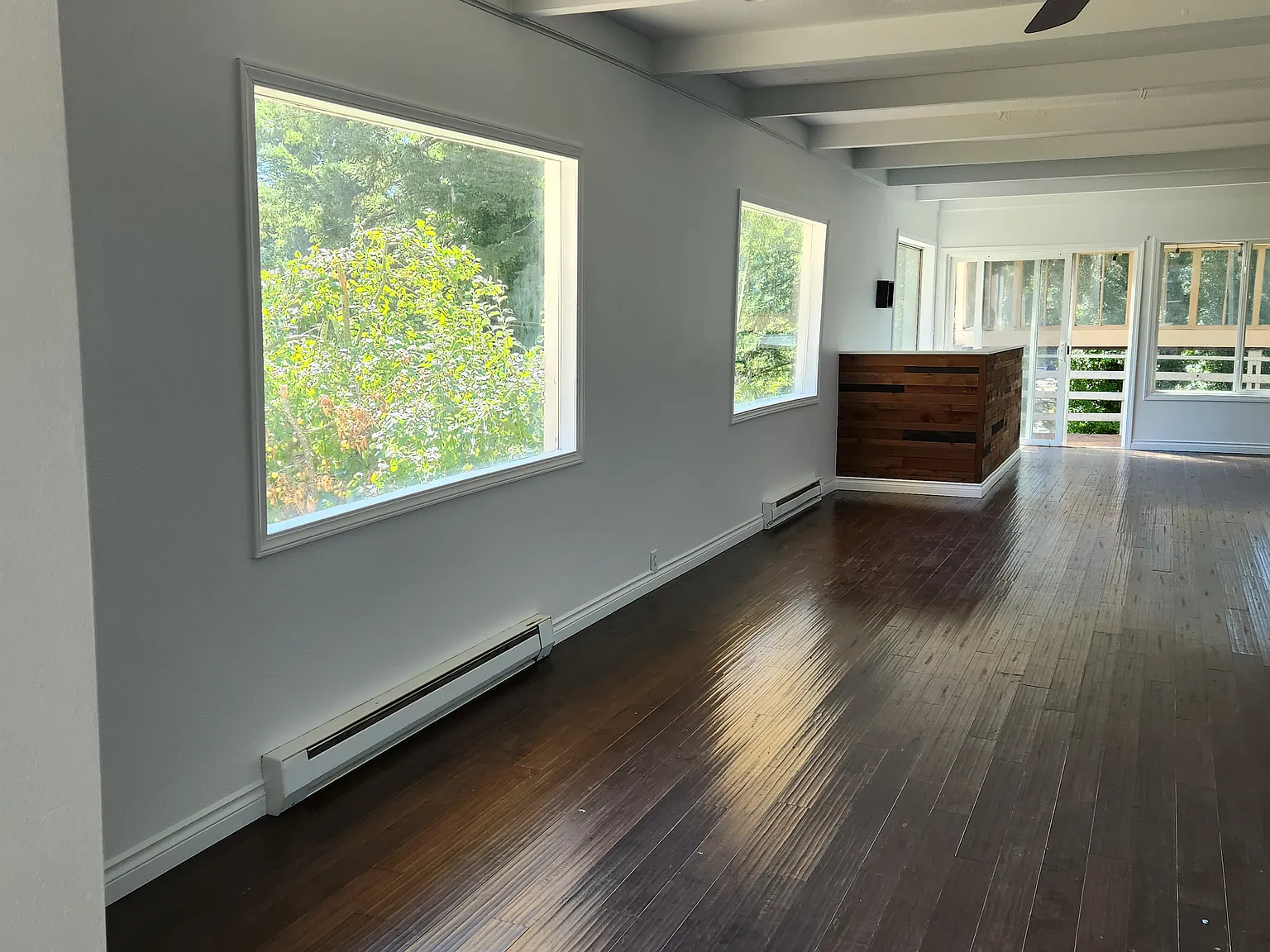 1519 NE Arcadia Dr — Photo 2