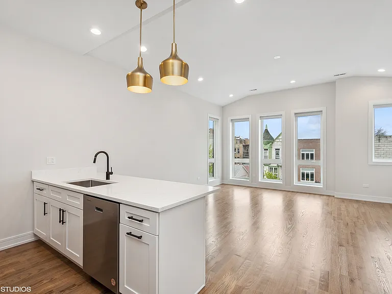 519 E Bowen Ave #2 — Photo 7