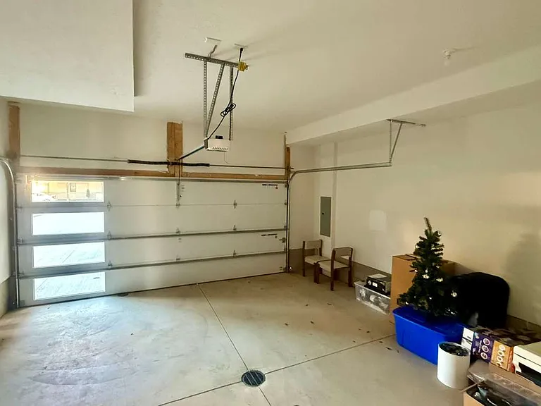 1495 Superior Ave — Photo 40