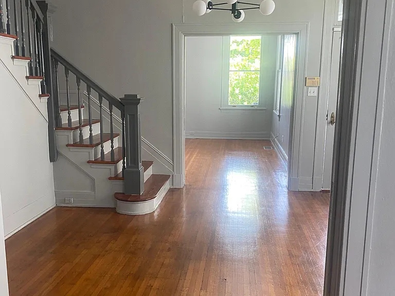 2030 Jefferson Ave — Photo 5