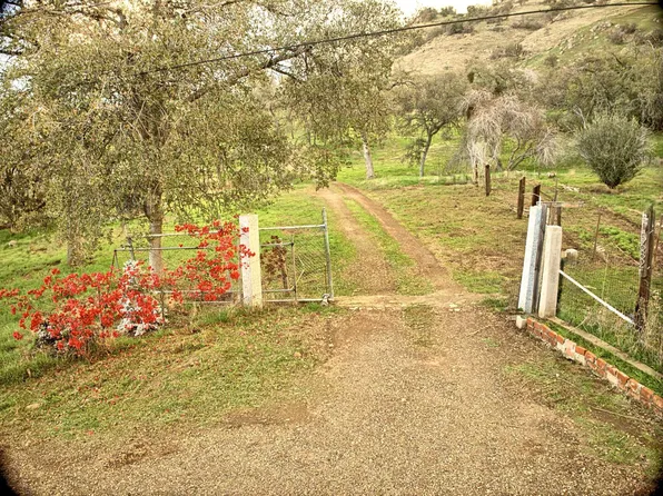 45682 Columbine Ln, Squaw Valley, CA 93675