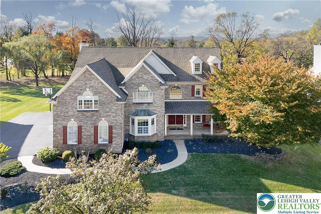 2015 Majestic Overlook Dr photo 1
