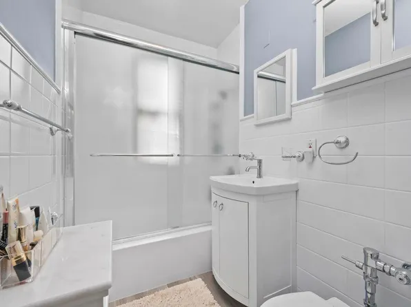 9437 Shore Road image 11 of 28