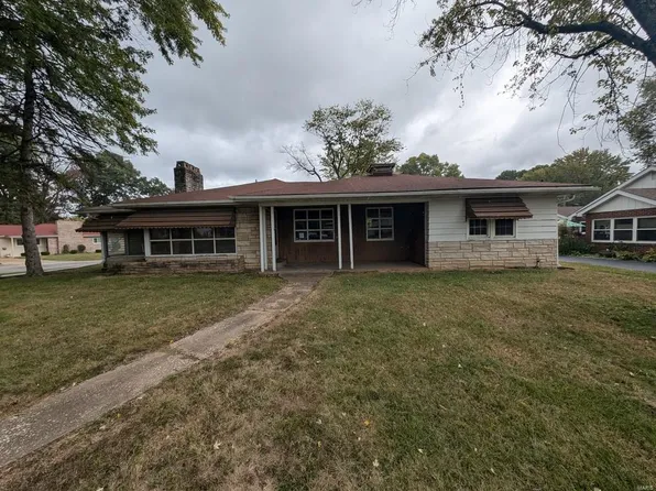 2 Lakeview Dr, Belleville, IL 62223