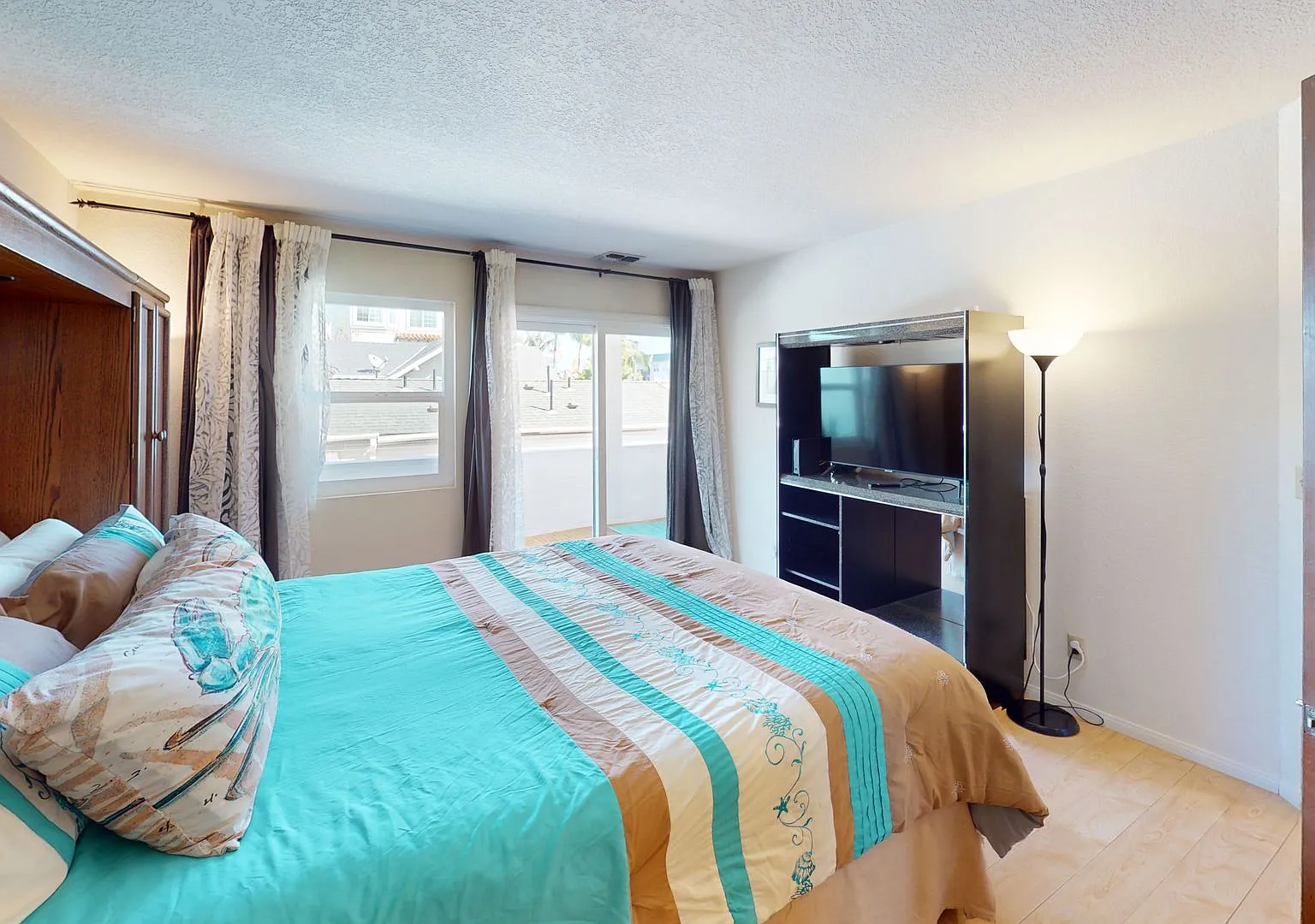 Vacation - 374 Orange Ave, Unit C — Photo 1