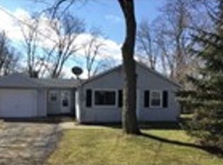 4945 Plum Creek Dr, Monroe, MI 48161