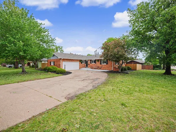543 Crestwood Rd, Salina, KS 67401