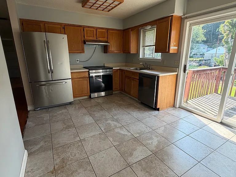23 Pinehurst Ave — Photo 19