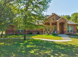 109 Preston Oaks Ct, Azle, TX 76020