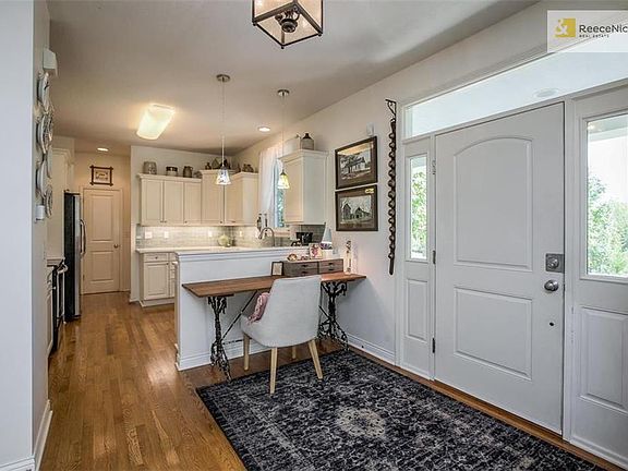 Hardwoods thru-out main level!