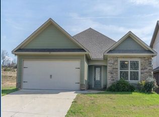 33 Whiterock Rd, Phenix City, AL 36869