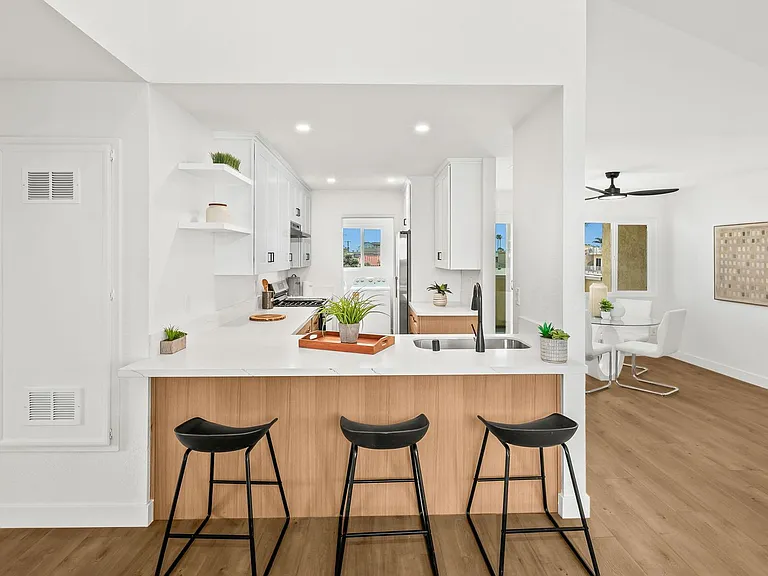152 Evergreen Ave #4 — Photo 8
