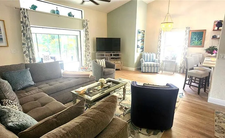 425 Fox Den Cir — Photo 9