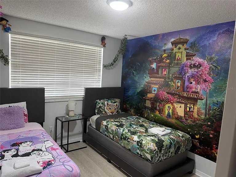Picadilly Cir — Photo 7