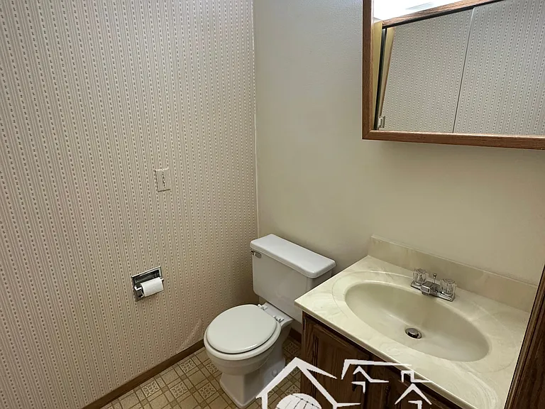 1002-1008 Oxford Drive - 4 — Photo 6