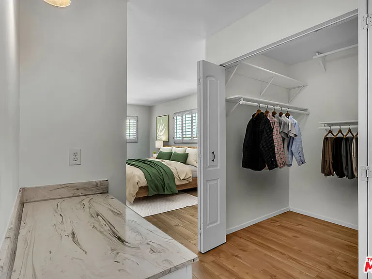 620 N Kenwood St #209 — Photo 9