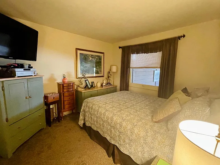 What the master bedroom looked like furnished. (not included)