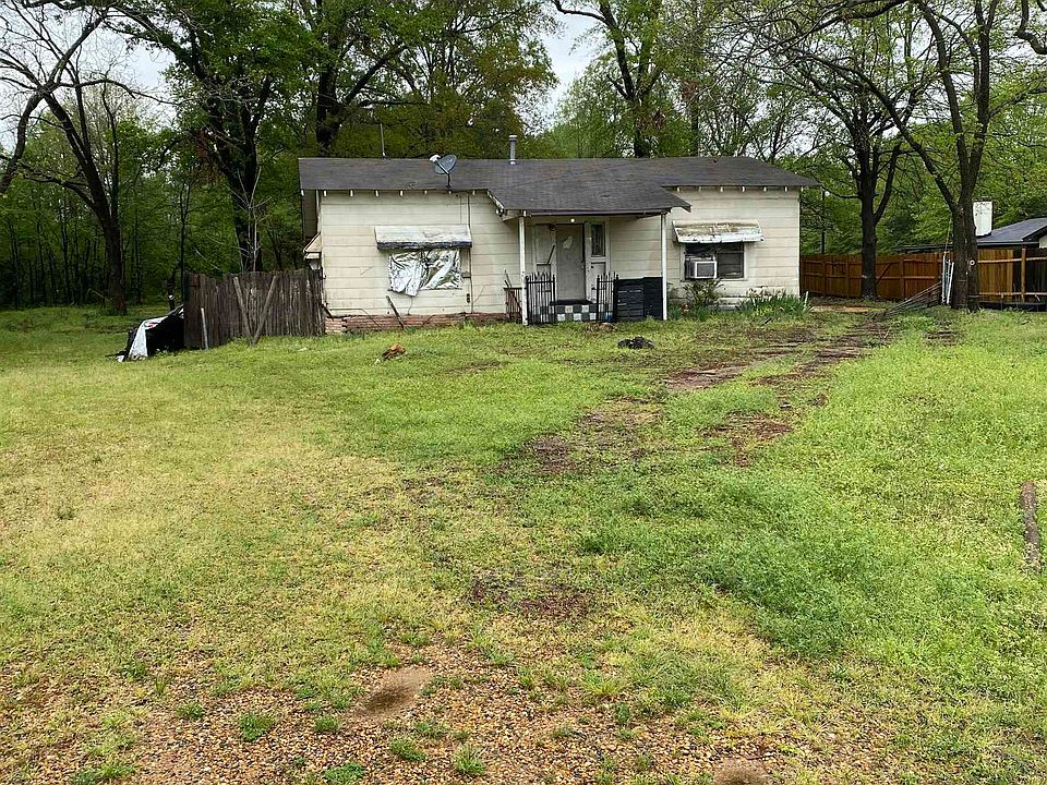 1st image of 3410 S Lake Dr