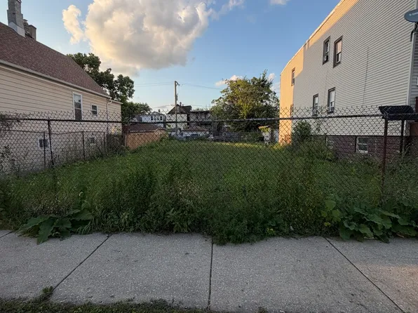 4836 W Harrison St, Chicago, IL 60644